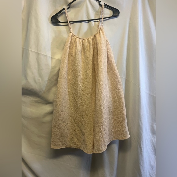 SHEIN Shorts Rompet Jumpsuit medium NWOT LIGHTWEIGHT BEIGE/CREAM - Picture 2 of 7